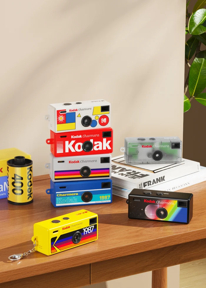 Kodak Charmera keychain cameras in a range of retro colours